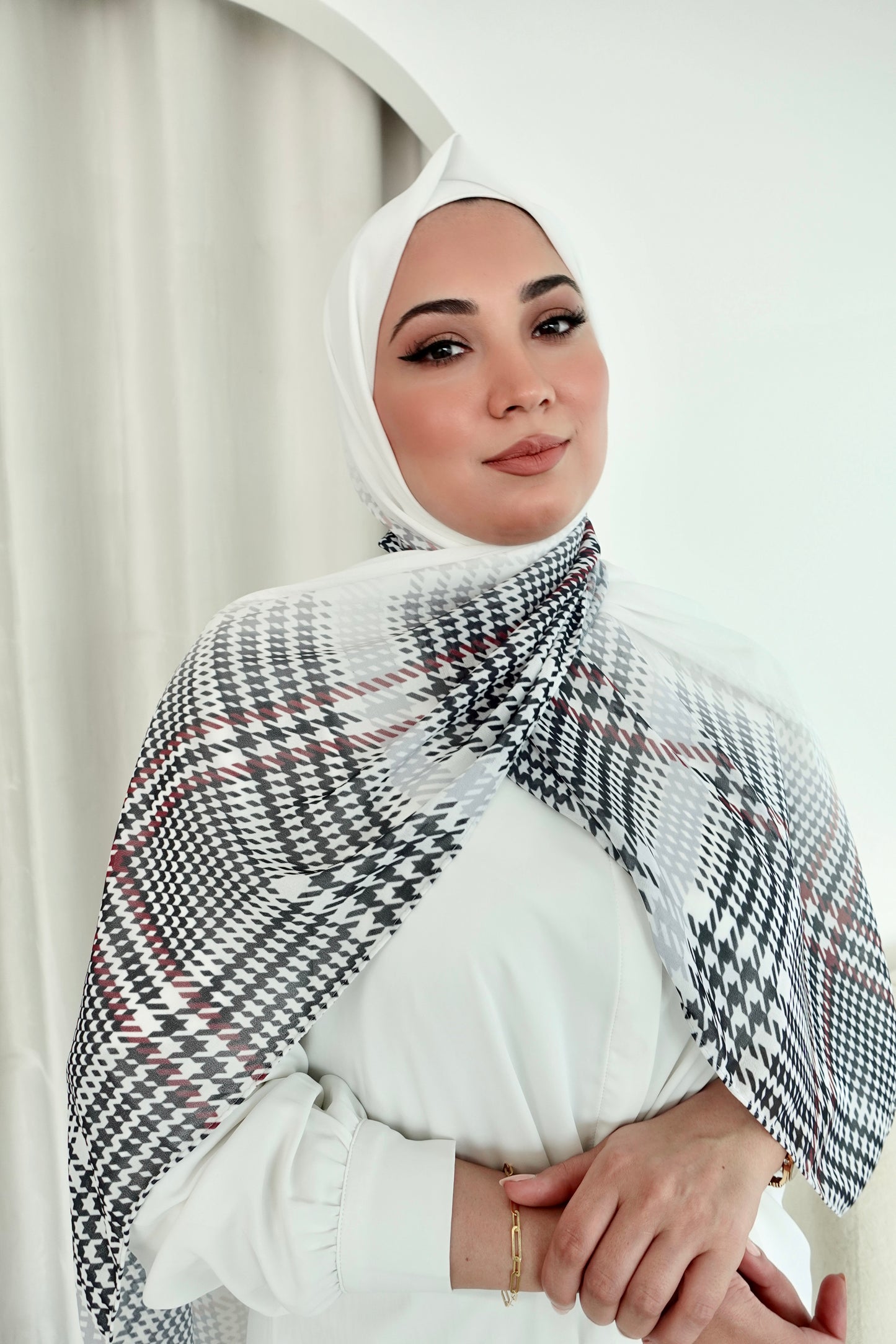 Winter Feels Ombre Hijab │ Snow Scarves