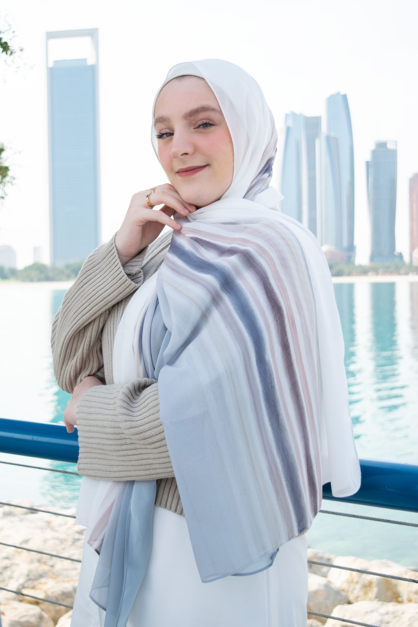 Grey Brushstrokes Ombre Hijab │ Snow Scarves