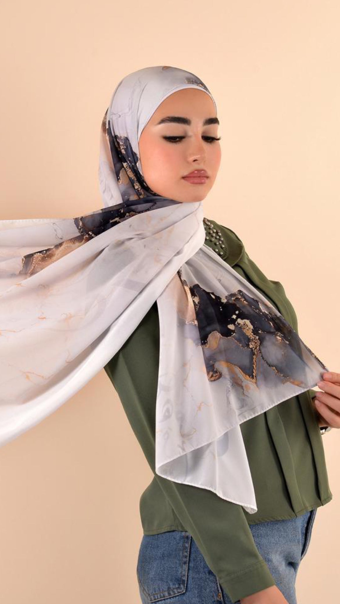 Arabic Calligraphy Ombre Hijab - Marble │ Snow Scarves