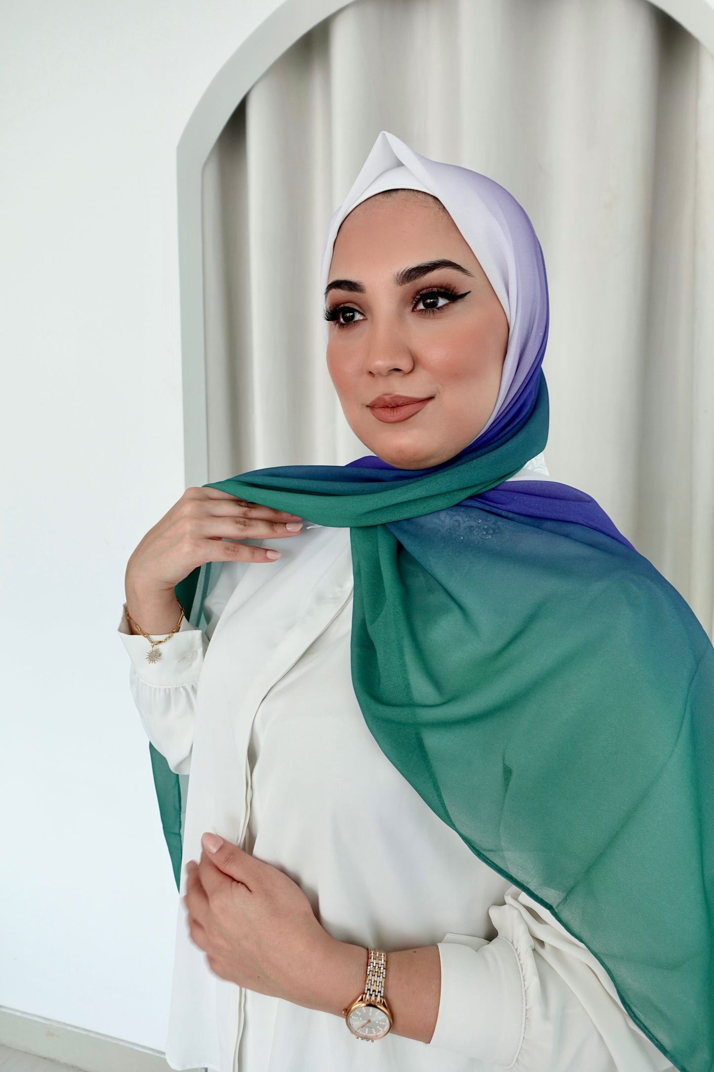 Mighty Peacock Ombre Hijab │ Snow Scarves